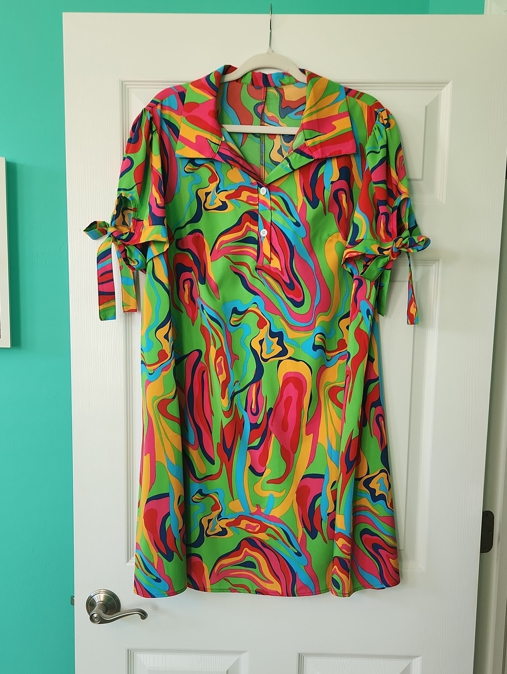 Vibrant Swirl Print Short Sleeve Dress - Multicolor